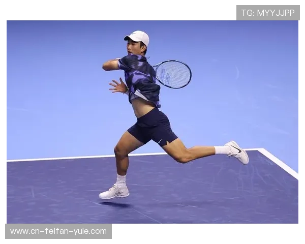 网球巨星赛场争锋 全新赛季战况分析及未来赛事展望